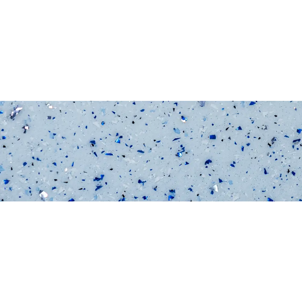 Blå rektangulär glasfiberpool Aruba med kaklad omgivning och skimrande glasbitar