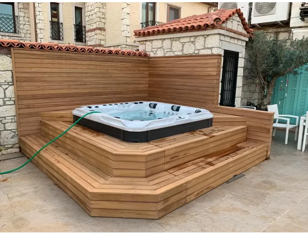 PassionSpa Felicity Mighty Wave hot tub – white and black, massage jets, wooden deck