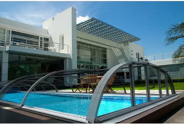 Pooltak Dallas 3x6 i klarplast med silverram och transparenta paneler