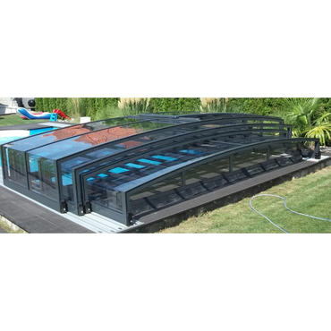 Pooltaket Special i RAL7016 antracit profiler med svart ram och valvdesign