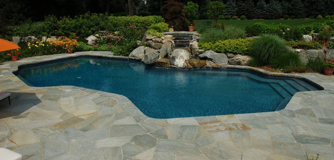 Så fungerar en poolvärmare – olika tekniker för varmare vatten