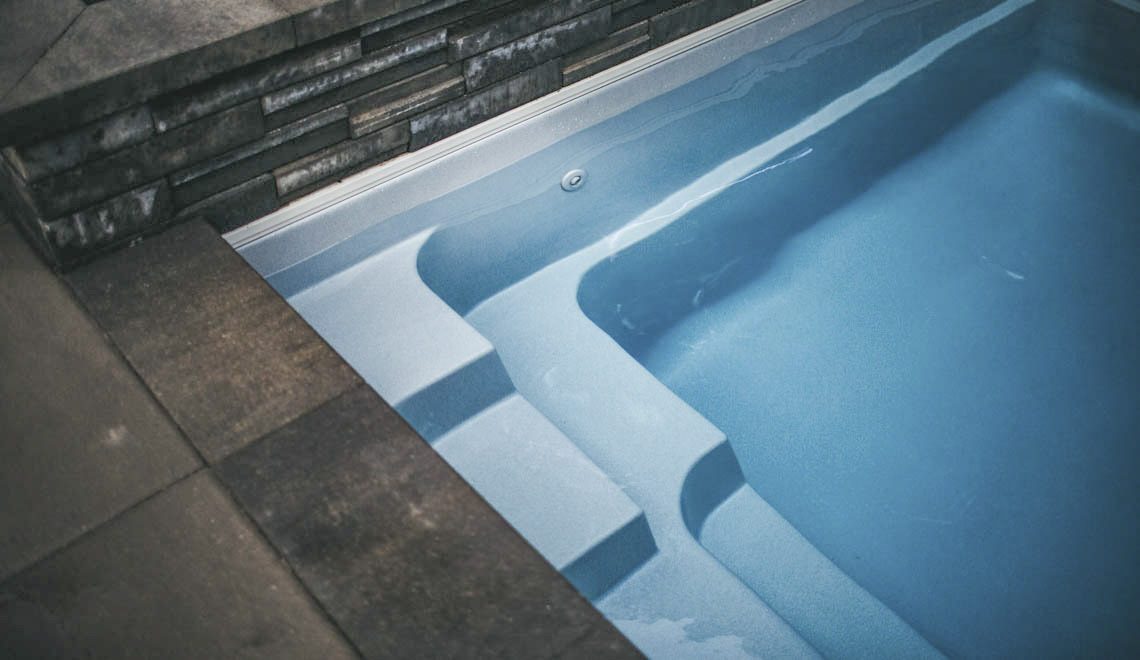 Leisurepools Reflection 3.8×7-10m, 1.28-1.84m deep
