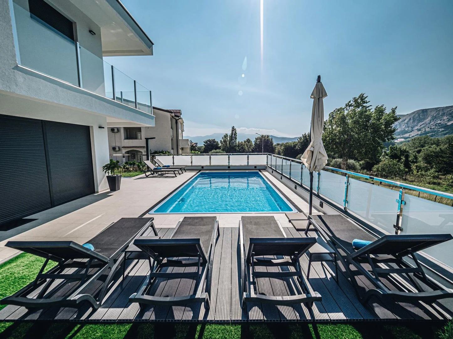 Glasfiberpool Aruba 700 7.20m x 3.70m x 1.50m