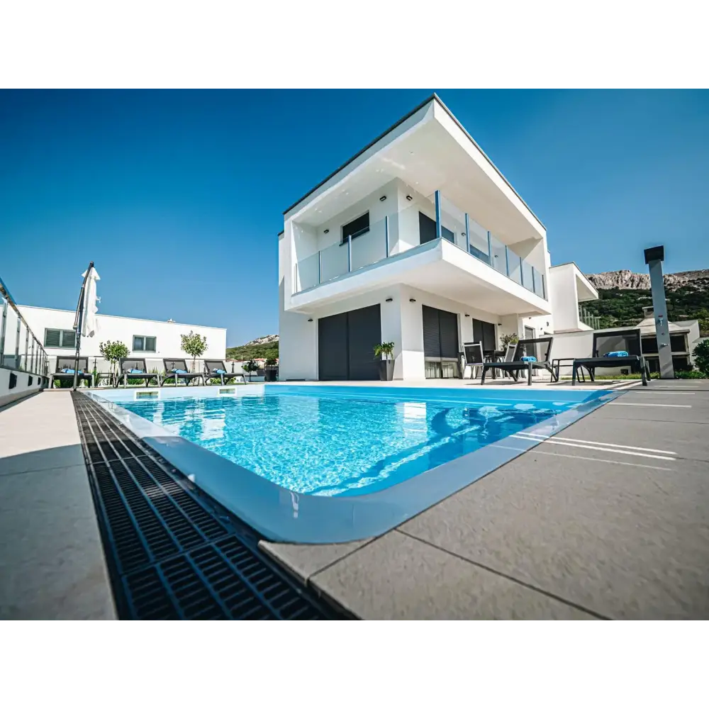 Modern glasräcke pool Aruba glasfiberpool med blå bassäng