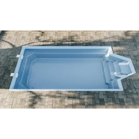 Ljusblå rektangulär medelstor glasfiberpool Grenada med steg och ram