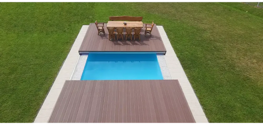 Nivo Deck pool deck – rectangular pool, blue water, wooden deck, stylish design