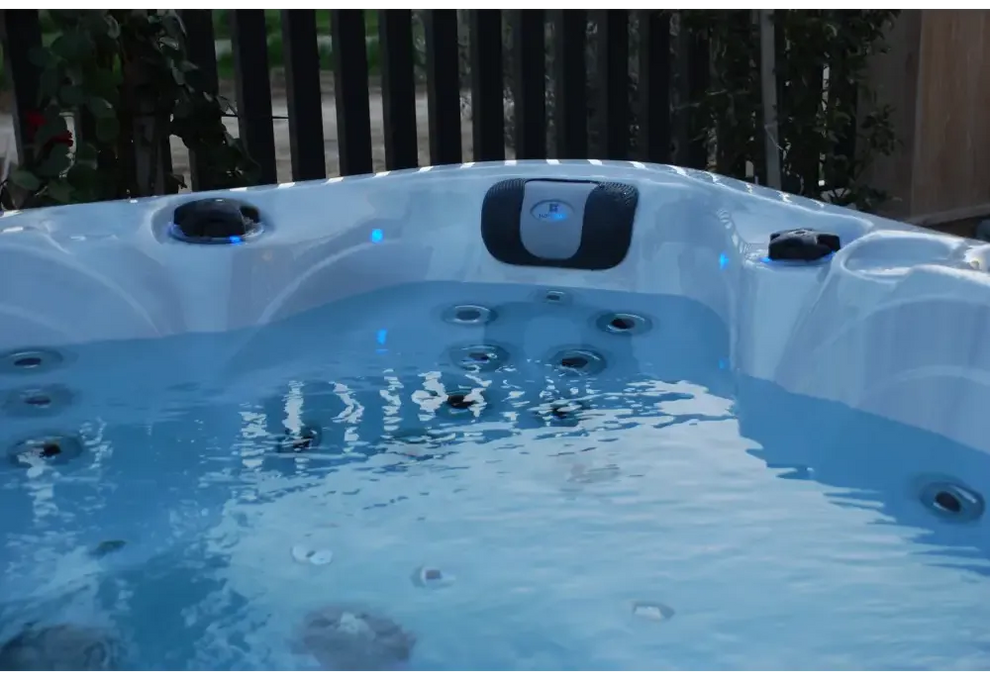 PassionSpa Desire hot tub – white finish, white interior, blue LED lighting, black panel