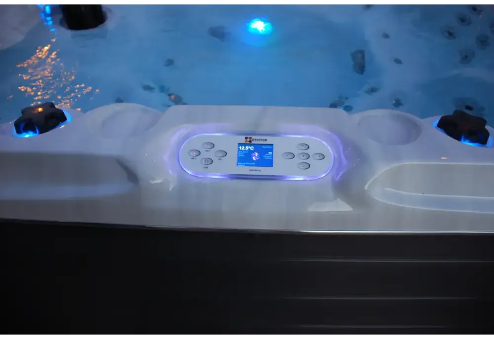 PassionSpa Desire hot tub – Signature Collection, control panel, blue LED lighting, temperature display