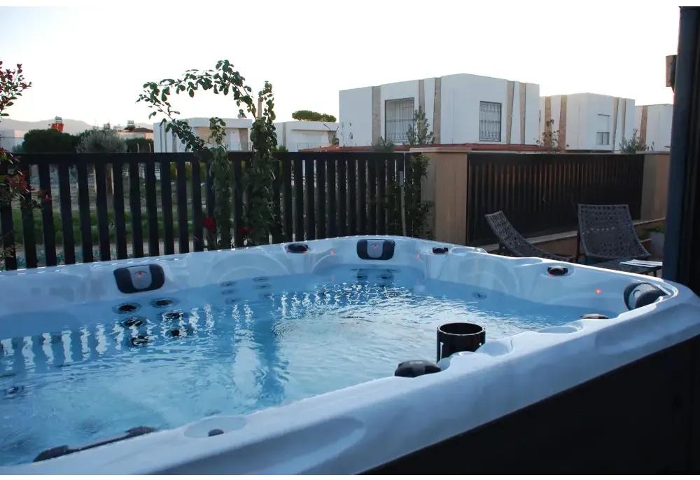 PassionSpa Desire hot tub – Signature Collection, white finish, black massage jets