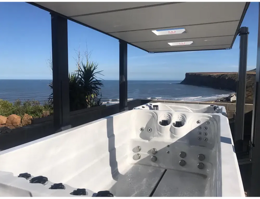 PassionSpa Dynamic swim spa – white finish, massage jets, panels