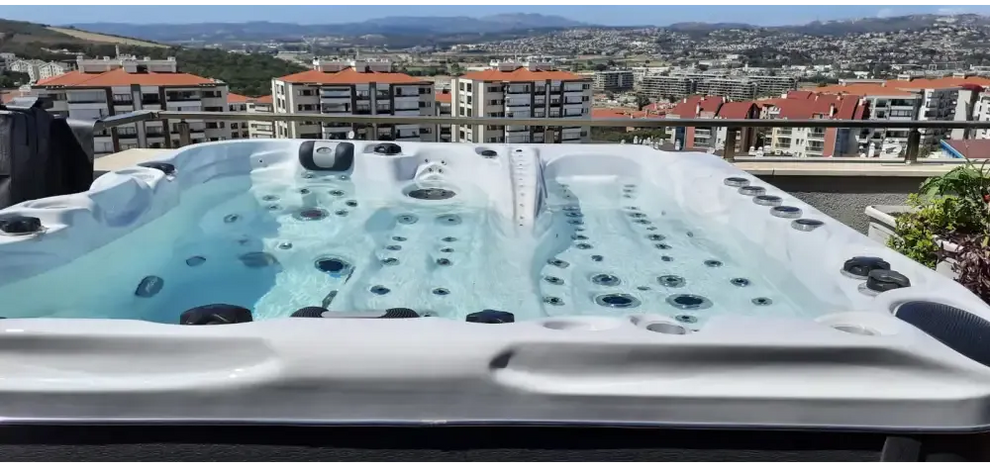 PassionSpa Euphoria Mighty Wave hot tub – white finish, Exclusive Collection, white interior, black massage jets, clear blue water