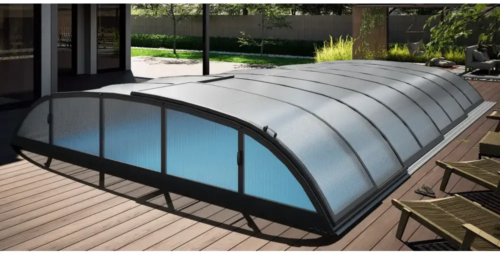 Dallas pool enclosure – 4 x 8, modern design, arched design, clear panels, black metal frame