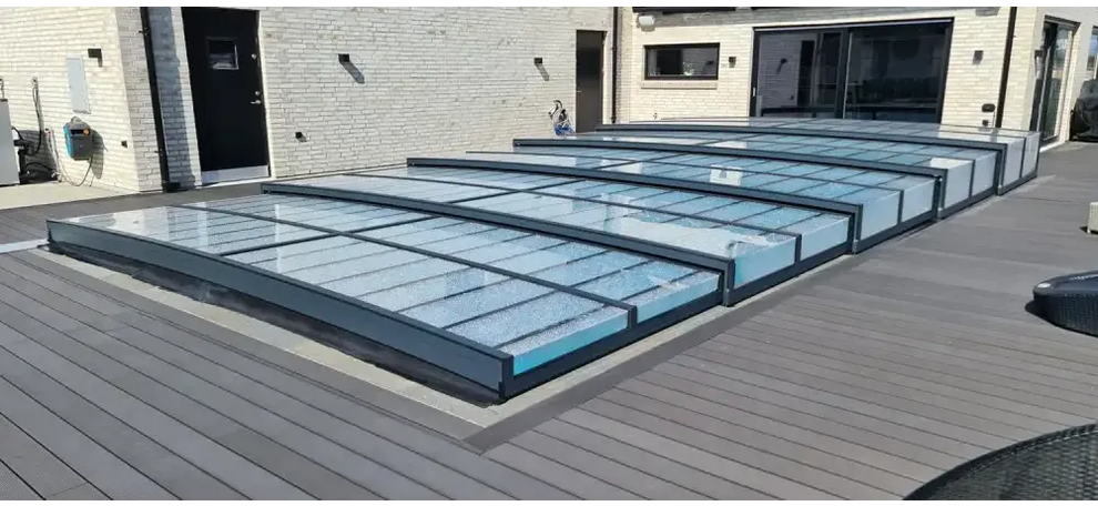 Modern sarg klarplast antracit glastakpaneler med svart ram för pool