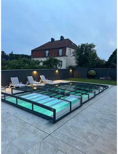 Icon Kit pool enclosure – modern design, transparent enclosure, turquoise water