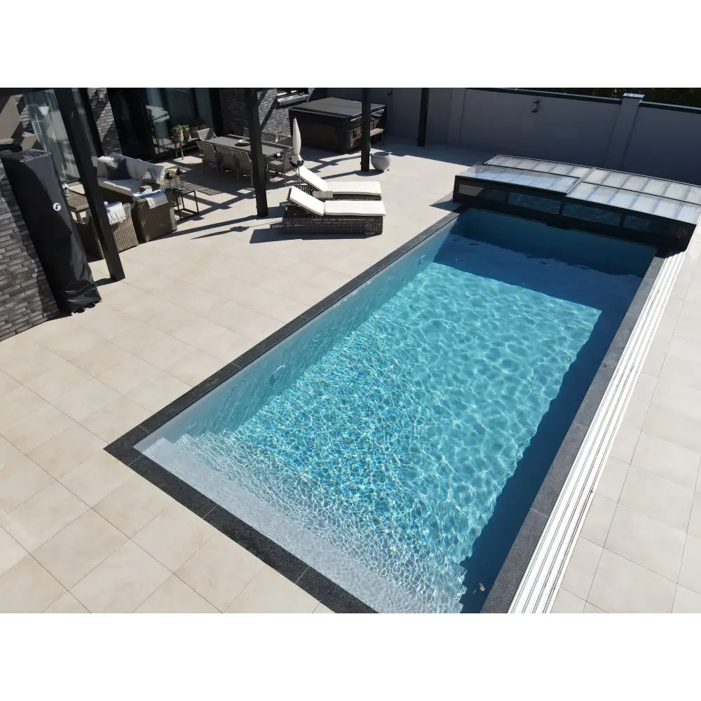 ICON KIT S1 pool enclosure – 3 x 6, modern design, clear panels, side door, anthracite frame, black-tiled edges