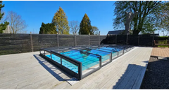 Icon Kit pool enclosure – modern design, transparent enclosure, over a pool
