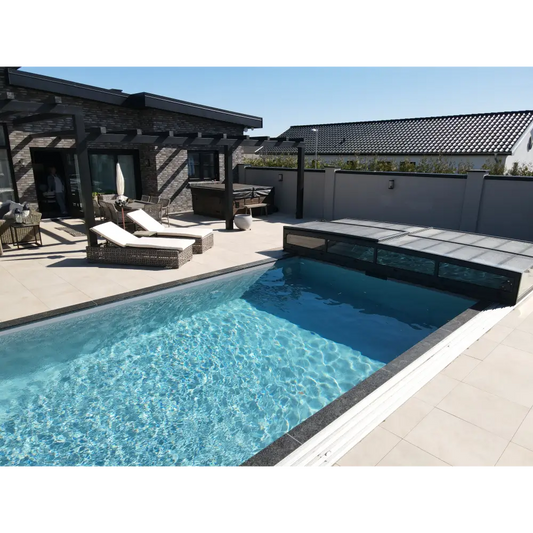 ICON KIT S2 pool enclosure – 4 x 8, rectangular shape, clear panels, side door, single rail, anthracite finish, beside the pool, black edge, modern décor