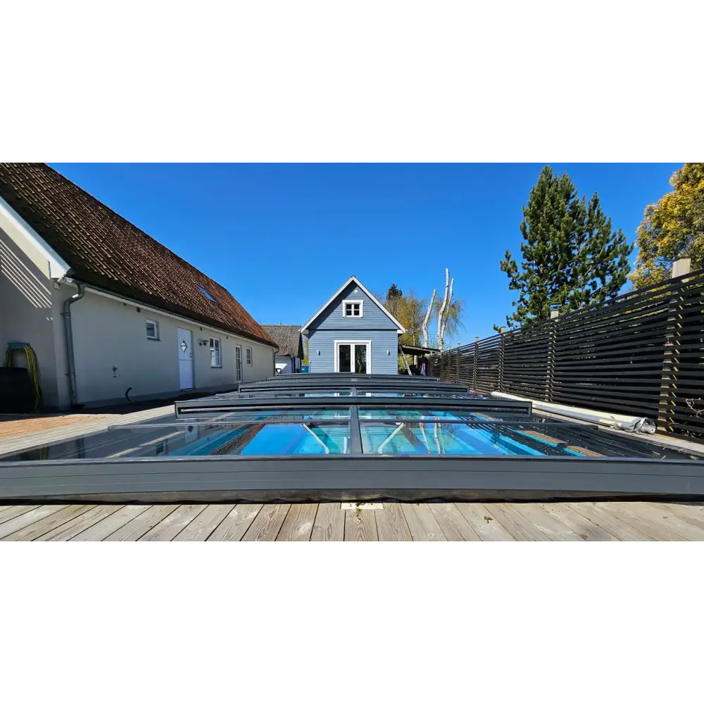 Snygg modern glashägnad pool med pooltak icon kit