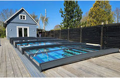 Icon Kit pool enclosure – modern design, transparent enclosure, black metal frame