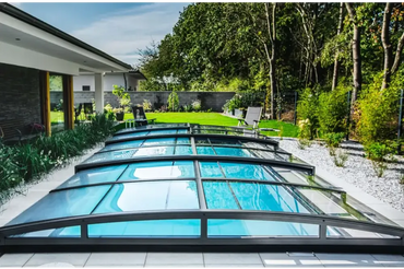 Modern Pooltak Infinity 3×6 klarplast med glasöverdrag och svart ram