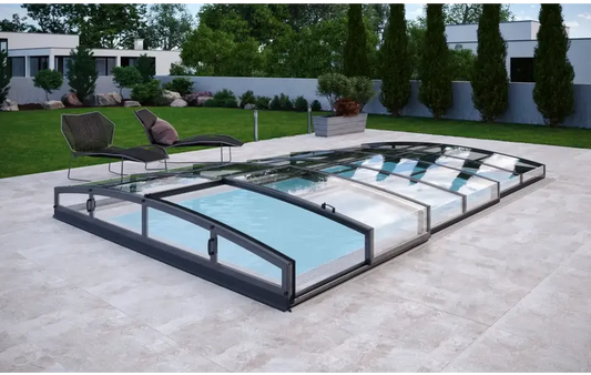 Infinity pool enclosure – strong profiles, modern transparent roof design