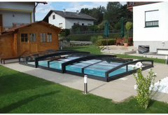 Pool enclosure – black frame, roof with clear panels, RAL7016 anthracite profiles