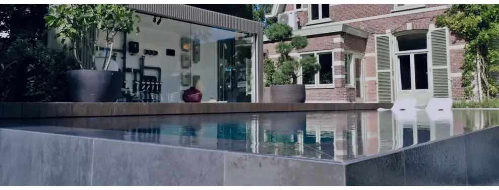 Modern ovanmark PP pool med infinitykant och 20mm skimmer