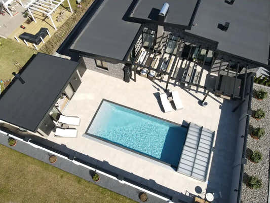 Pooltime Exclusive PP pool, 12 mm – 3 x 6 x 1.5 m, rectangular shape, clear blue water, dark grey pool enclosure