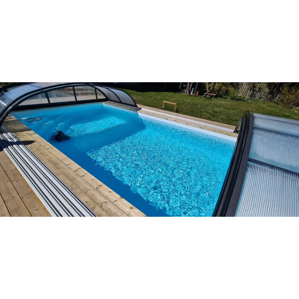 Pooltime Exklusiv 12mm rektangulär pool med inbyggda trappor och klart blått vatten