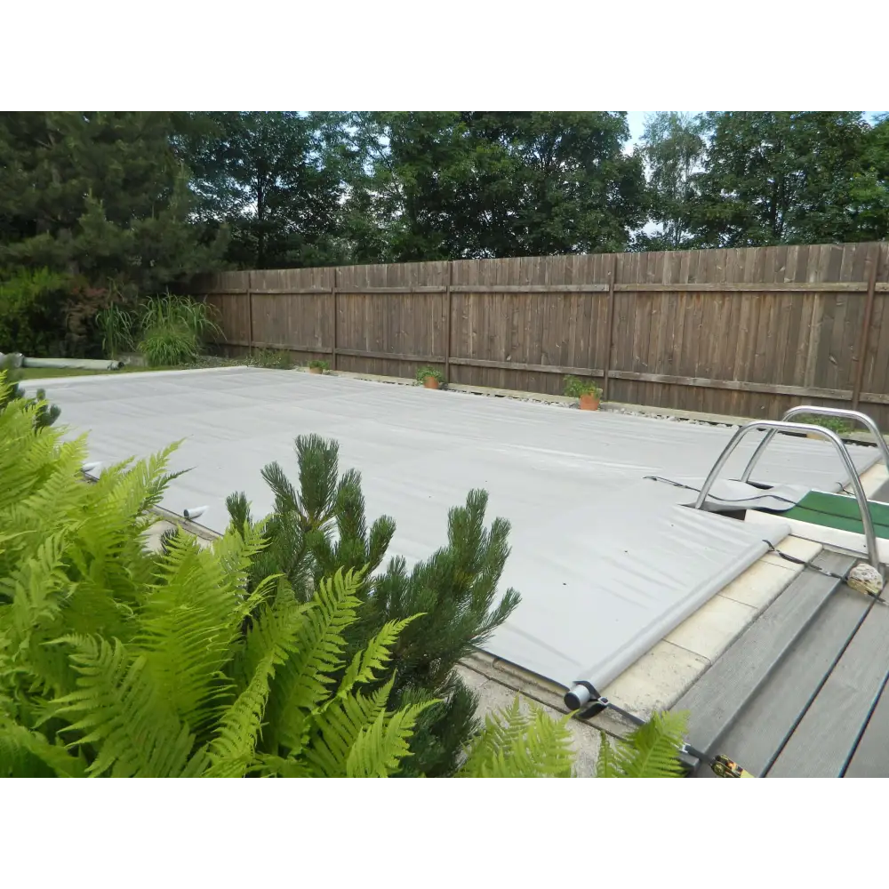 Grå pooltäckning med metallram och handtag, inkl handenhet