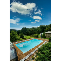 Rektangulär pool med klart blått vatten i Thermopp Poolpaket Qbig