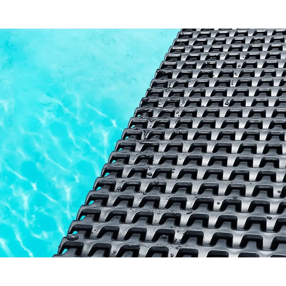 Svart texturerad poolmatta med qbig overflow i poolpaket QBIG