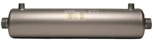 Silver-coloured cylindrical Titan water softener with minimal pressure loss and maximum energy efficiency Silver-coloured cylindrical Titan water softener with minimal pressure loss and maximum energy efficiency
